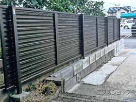 のフェンス・柵 ミエーネフェンス 目隠しルーバータイプ 自由柱施工 施工例