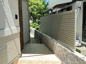 のフェンス・柵 ミエーネフェンス 目隠しルーバータイプ 自由柱タイプ 施工例