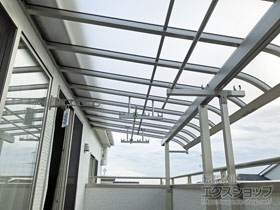 のバルコニー・ベランダ屋根 ヴェクターテラス R型 1500 屋根タイプ 連棟 積雪〜50cm対応 施工例