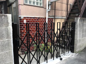 のカーゲート トリップゲート RA型 ノンレール 片開き 施工例