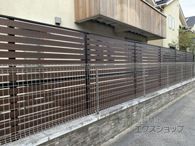 のフェンス・柵 モクアルフェンス 横板タイプ 2段支柱施工 施工例