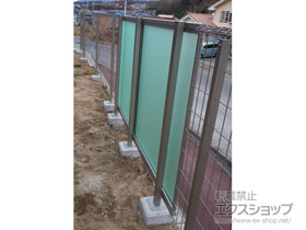 のフェンス・柵 シンプレオフェンスP1型 目隠しポリカパネル 自由柱施工 施工例