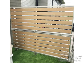 のフェンス・柵 ルシアスフェンスF04型 横板 木目カラー 2段支柱 自立建て用 施工例