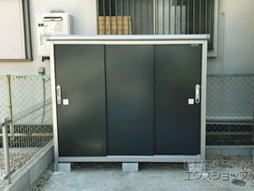 の物置・屋外倉庫 エスモ 一般型 1797×520×1501（ESE-1805E） ESE-1805E-SM 施工例