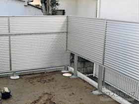 のフェンス・柵 シンプレオフェンス13型 ルーバー 自由柱施工 施工例
