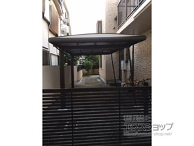 のカーポート フーゴAプラス (アーチスタイル) 積雪〜20cm対応＋着脱式サポート柱　標準柱用　2本入り×1セット 施工例