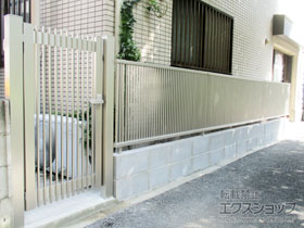 のフェンス・柵 シンプレオフェンス2型 縦格子 自由柱施工 施工例