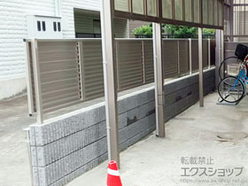 のフェンス・柵 ミエーネフェンス 目隠しルーバータイプ 自由柱施工 施工例