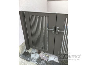 の門扉 ライシス門扉 2型 細たて桟 両開き親子 柱使用 施工例