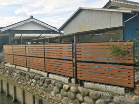 のフェンス・柵 モクアルフェンス 横板タイプ 2段支柱 自立建て用（パネル2段） 施工例