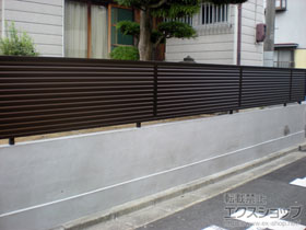 のフェンス・柵 ミエーネフェンス 目隠しルーバータイプ 自由柱施工 施工例