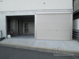 のガレージシャッター ガレージシャッタークワトロ 手動式 外部付タイプ 施工例