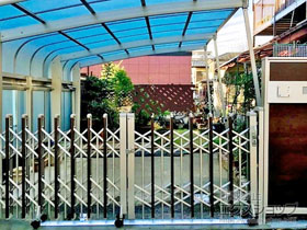 のカーゲート レイオス3型(ペットガード) ガイドレール 片開き親子 12-19S 施工例