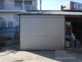 のガレージシャッター ガレージシャッタークワトロ 手動式 外部付タイプ 施工例