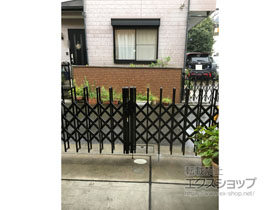 のカーゲート トリップゲート NC型 ノンキャスター 両開き 52W(26S+26M) 施工例