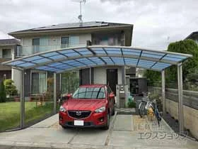 LIXIL(リクシル)のカーポート ネスカR (ラウンドスタイル) ワイド 積雪～20cm対応 施工例