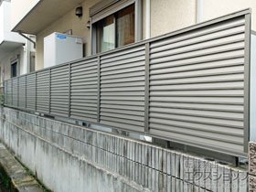のフェンス・柵 プレスタフェンス8型 フリーポールタイプ 施工例