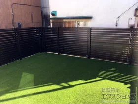 Value Selectのフェンス・柵・塀 モクアルフェンス 横板タイプ 2段支柱 自立建て用（パネル2段） 施工例