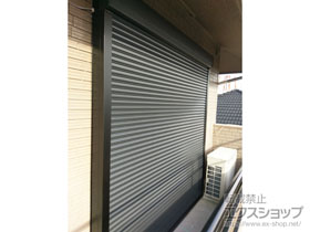 の窓シャッター 【特注】リフォームシャッター イタリヤ リモコン電動式 施工例