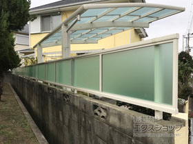 のフェンス・柵 シンプレオフェンスP1型 目隠しポリカパネル 自由柱施工 施工例