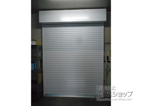 のガレージシャッター プラテアII スチールタイプ 内蔵 電動式 施工例