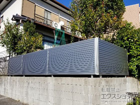 のフェンス・柵 ミエーネフェンス 目隠しルーバータイプ 自由柱施工 施工例