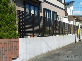 フェンス シンプレオフェンス3型 横太格子 自由柱施工 施工例
