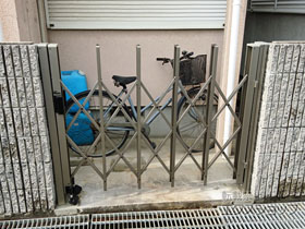 のカーゲート トリップゲート RA型 ノンレール 片開き 16S*施錠機能無し 施工例