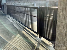 の門扉 シンプレオ門扉2型 縦格子 片開き 門柱使用 施工例