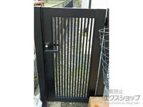 YKKAPの門扉 シンプレオ門扉2型 縦格子 片開き 門柱使用 施工例