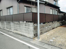 のフェンス・柵 モクアルフェンス 目隠しタイプ 自由柱施工 施工例