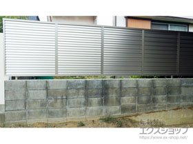 のフェンス・柵 プレスタフェンス 8型 横ルーバー フリーポールタイプ 施工例