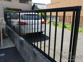 のフェンス・柵 ミエッタフェンス 防犯たて格子タイプ　自由柱施工 施工例