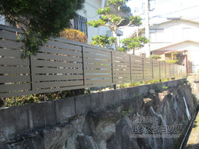 のフェンス・柵 プレスタフェンス 7Y型 横スリット フリーポールタイプ 施工例