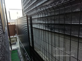 の門扉 イーネットフェンス1F型 自由柱施工 施工例