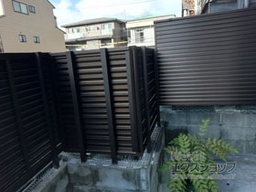 のフェンス・柵 シンプレオフェンス13型 ルーバー 自由柱施工 施工例