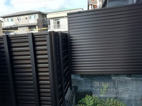 のフェンス・柵 ミエーネフェンス 目隠しルーバータイプ 自由柱施工 施工例