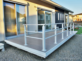 のウッドデッキ ガーデンフロア ラステラ 床張り出し納まり 施工例