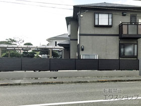 のフェンス・柵 ミエーネフェンス 目隠しルーバータイプ 自由柱施工 施工例