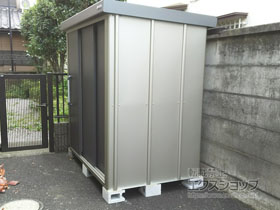 の物置・屋外倉庫 エスケーエイト SK8-70 一般型 1800×1200×1940 SK8-70-GK 施工例