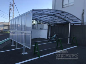 YKKAPのカーポート レイナツインポートグラン　積雪～20cm対応＋レイナツインポートグラン サイドパネル 施工例