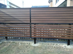 のフェンス・柵 ルシアスフェンスF04型 横半目隠し 2段支柱施工(パネル1段のみ) 施工例