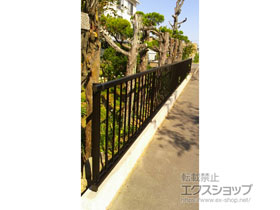 のフェンス・柵 ミエッタフェンス 防犯たて格子タイプ 自由柱施工【A】 施工例