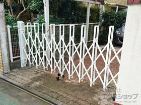 のカーゲート トリップゲート RB型 ノンレール 片開き 30Ｓ 施工例