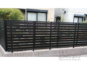 のフェンス・柵 シンプレオフェンスSY1型 横スリット 自由柱施工 施工例