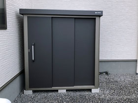 の物置・屋外倉庫 エスケーエイト SK8-70 一般型 1800×1200×1940 SK8-70-GK 施工例