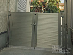 の門扉 シンプレオ門扉5型 横目隠し 両開き 門柱使用 施工例