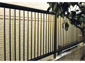 のフェンス・柵 プレスタフェンス 2型 細たて桟 フリーポールタイプ 施工例