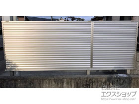 のフェンス・柵 シンプレオフェンス13型 2段支柱 自立建て用（パネル1段） 施工例