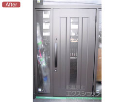 の玄関ドア リシェント玄関ドア3 アルミ仕様 手動 両袖仕様(ランマ付)R C12N型 施工例
